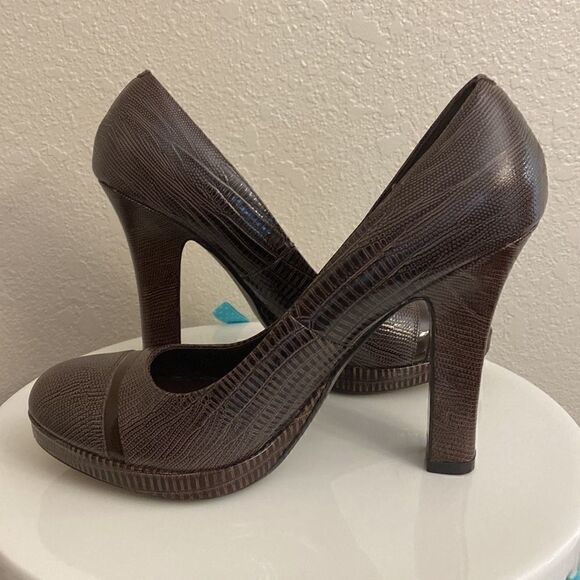 👠 COLE HAAN BROWN LEATHER ALLIGATOR HEELS 👠 - Picture 4 of 7